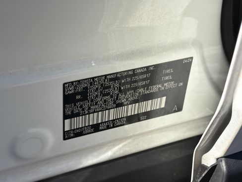 Certified 2024 Toyota RAV4 LE FWD image 29