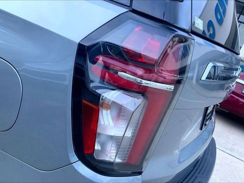 Used 2023 Chevrolet Tahoe LT w/ Luxury Package image 28