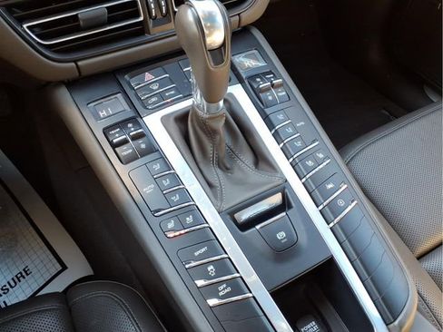 Used 2021 Porsche Macan S image 10
