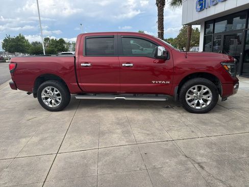 Used 2021 Nissan Titan SL w/ Moonroof Package AWD/4WD image 4