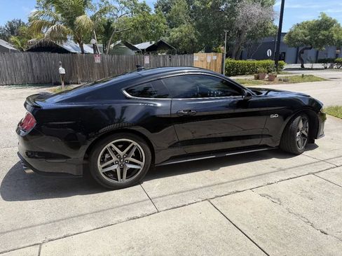 Used 2021 Ford Mustang GT RWD image 14