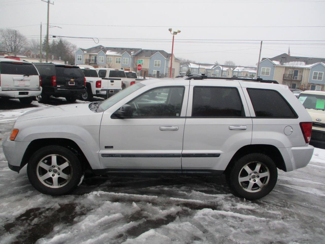 Used 2008 Jeep Grand Cherokee Laredo AWD/4WD image 3