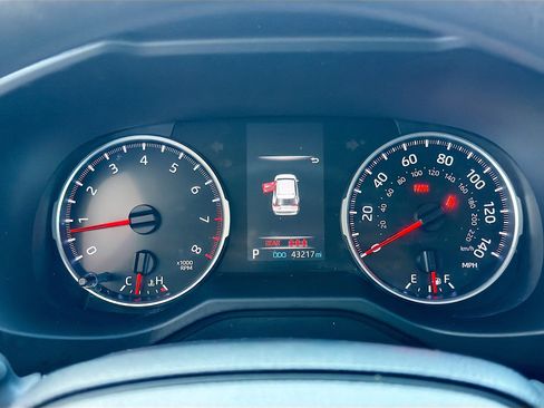 Used 2020 Toyota RAV4 LE image 37