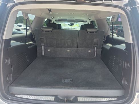 Used 2018 Chevrolet Suburban LT AWD/4WD image 10