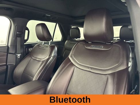 Used 2025 Ford Explorer Platinum image 13
