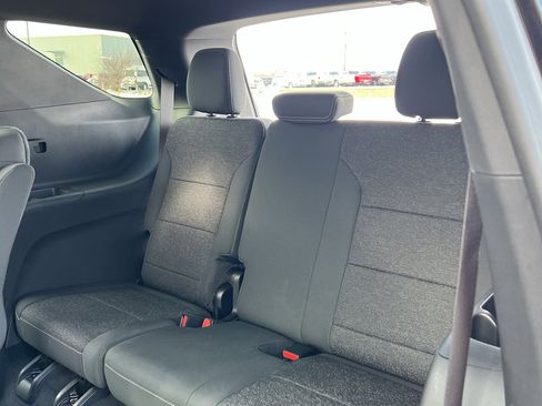 Used 2024 Chevrolet Traverse LT w/ Trailering Package image 35