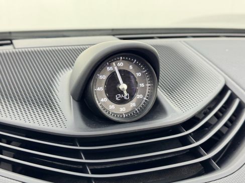 Used 2025 Porsche Taycan 4S w/ Premium Package image 25