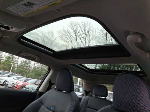 Certified 2025 MINI Cooper S image 14