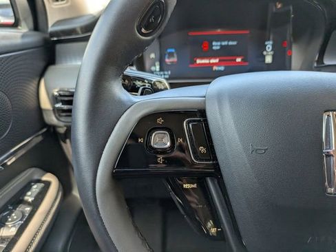 Used 2025 Lincoln Corsair Premiere w/ Equipment Group 101A image 16