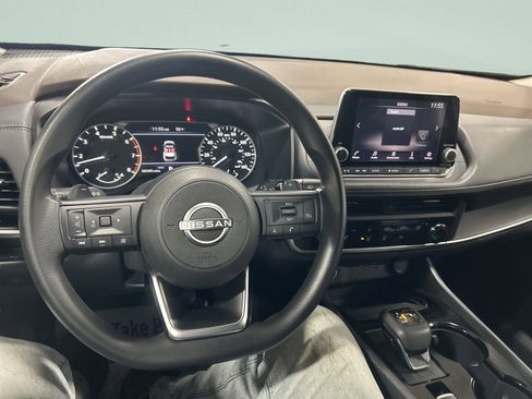 Used 2023 Nissan Rogue S image 29