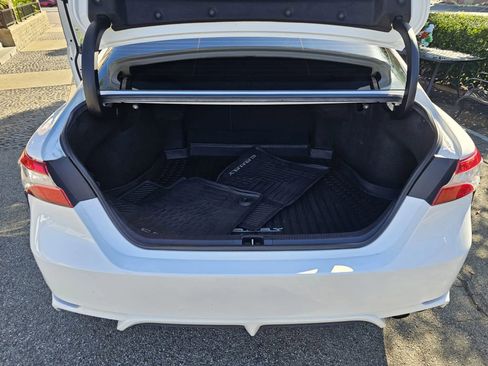 Used 2020 Toyota Camry SE image 11