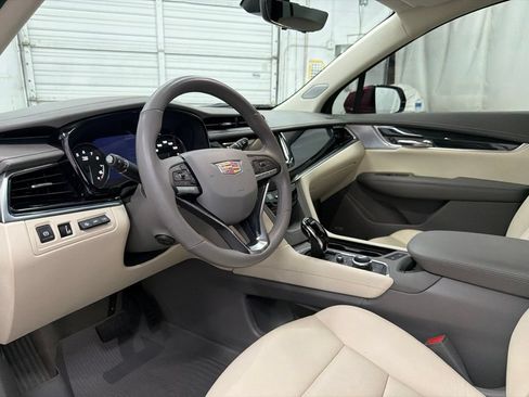 Used 2024 Cadillac XT6 Premium Luxury w/ Technology Package FWD image 13