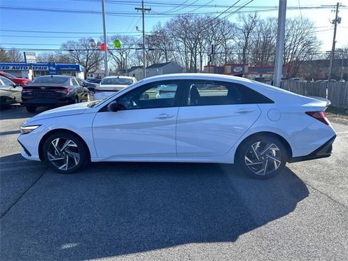 Used 2025 Hyundai Elantra Sport image 6