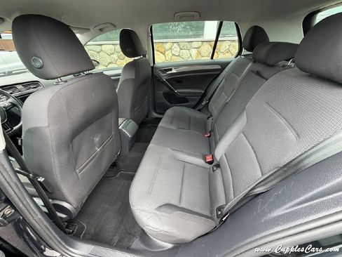 Used 2019 Volkswagen Golf 4-Door FWD image 22