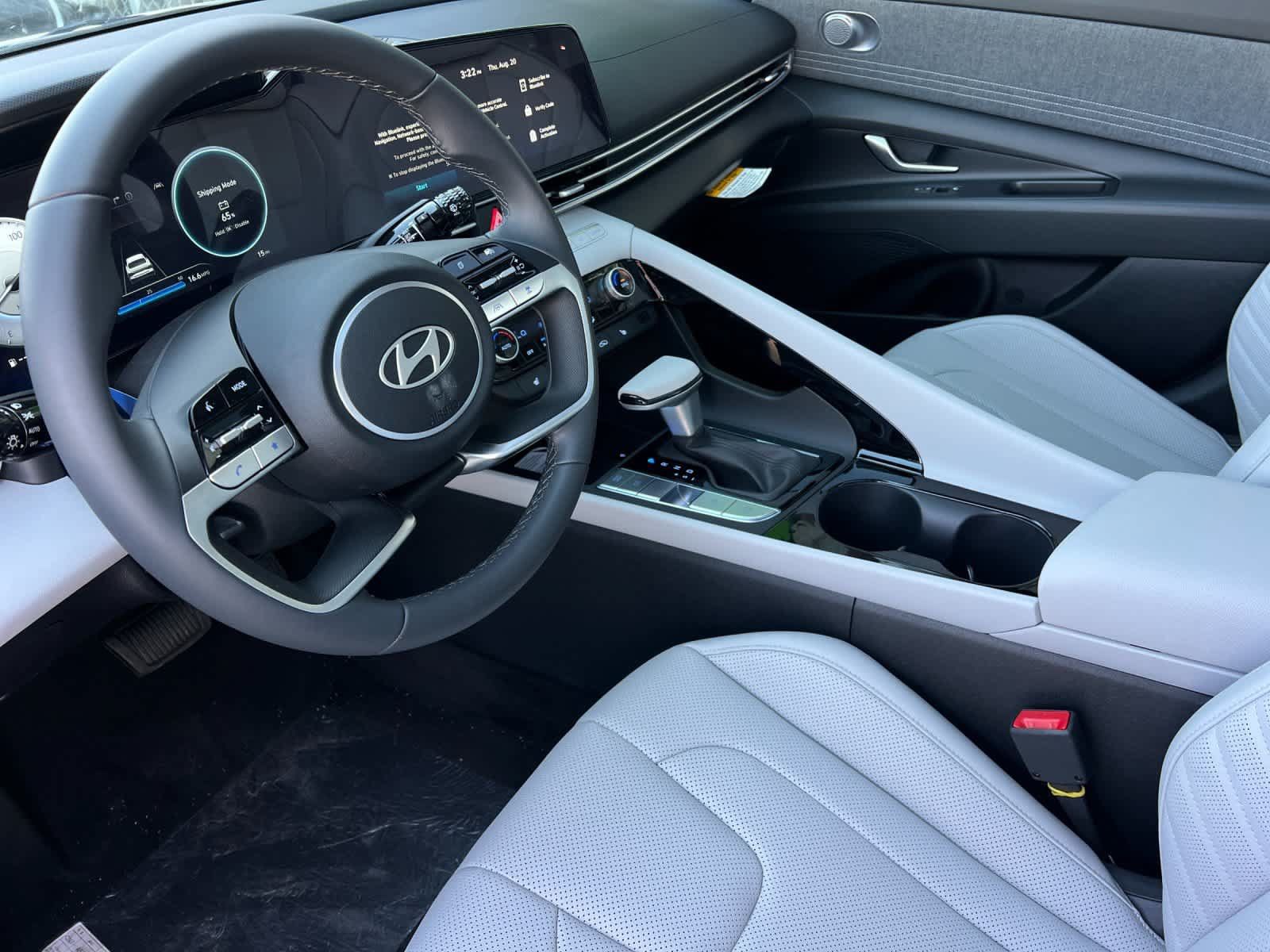 Used 2026 Hyundai Elantra Limited FWD image 12