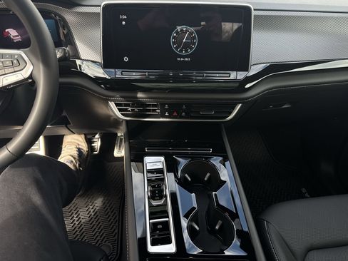 New 2026 Volkswagen Atlas Cross Sport SEL R-Line image 36