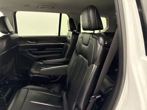 Certified 2023 Jeep Grand Cherokee L Limited image 21