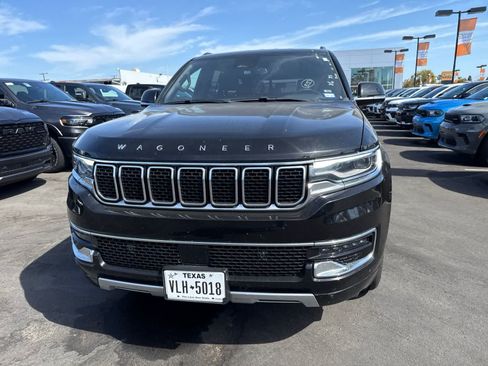 Used 2024 Jeep Wagoneer L Series II w/ Flexible Seating Group RWD image 5
