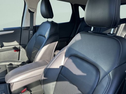 Used 2022 Ford Escape SEL image 10