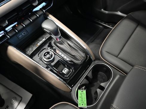 Used 2025 GMC Canyon Denali image 22