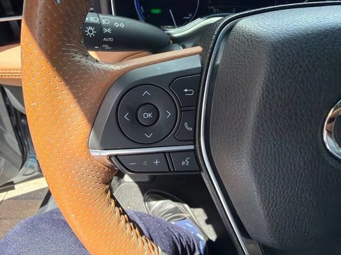 Used 2019 Toyota Avalon Limited FWD image 17