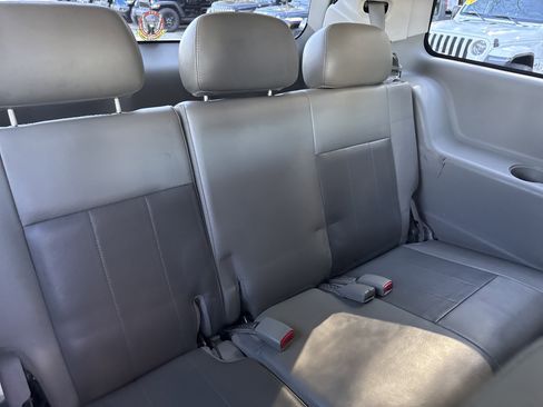 Used 2006 Dodge Durango Limited w/ Trailer Tow Group image 22