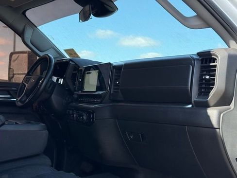 Used 2024 Chevrolet Silverado 2500 LT image 15