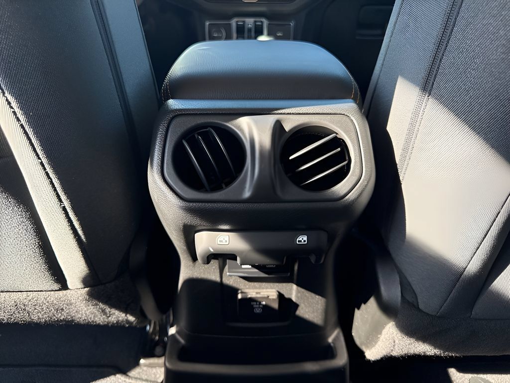 Used 2025 Jeep Wrangler Unlimited Sahara w/ Safety Group AWD/4WD image 11