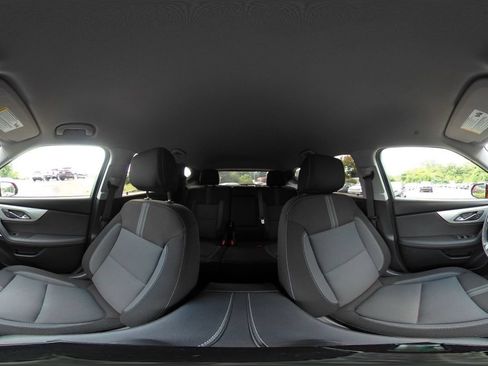 Used 2025 Chevrolet Blazer LT FWD image 41