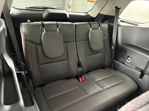 Certified 2025 Ford Explorer Active w/ Active Comfort Package AWD/4WD image 36
