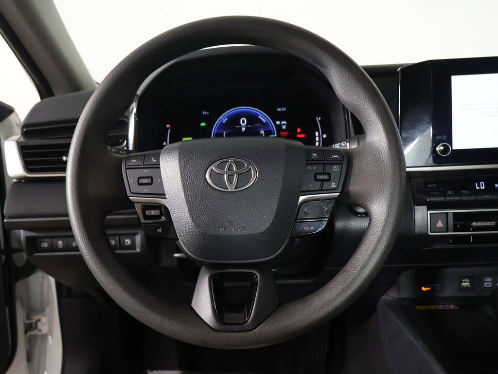 Used 2025 Toyota Camry LE FWD image 33