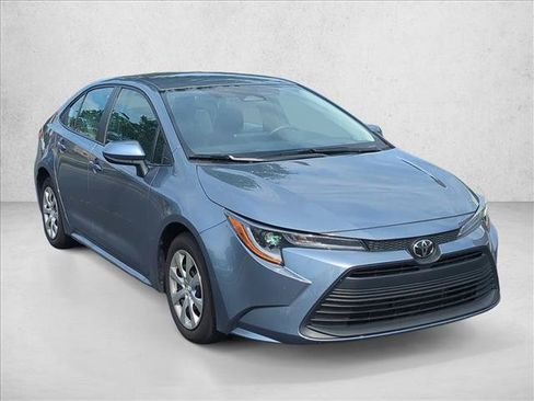 Certified 2025 Toyota Corolla LE w/ Convenience Package FWD image 3