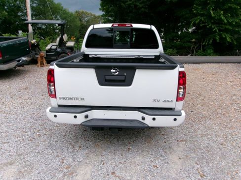 Used 2021 Nissan Frontier SV AWD/4WD image 11