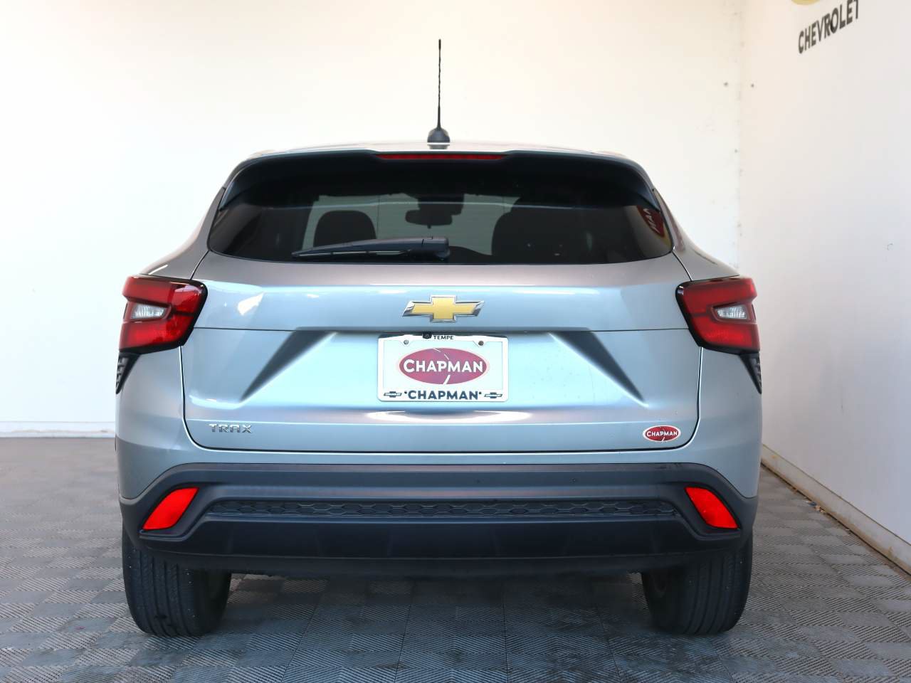 Used 2024 Chevrolet Trax LS w/ LS Convenience Package FWD image 6
