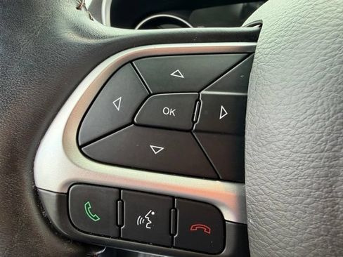 Used 2019 Jeep Compass Latitude w/ Popular Equipment Group AWD/4WD image 19