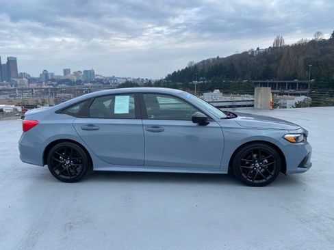 Used 2024 Honda Civic Sport image 3