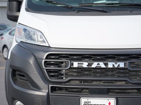 Used 2024 RAM ProMaster 2500 w/ Convenience Group FWD image 9