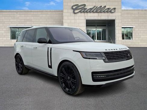 Used 2023 Land Rover Range Rover SE image 2