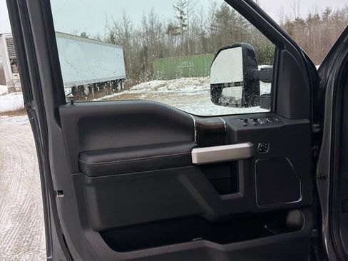 Certified 2022 Ford F250 Lariat w/ Black Appearance Package image 16