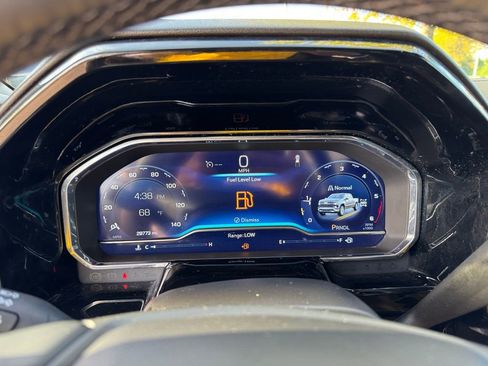 Used 2023 Chevrolet Silverado 1500 RST w/ Z71 Off-Road Package image 13