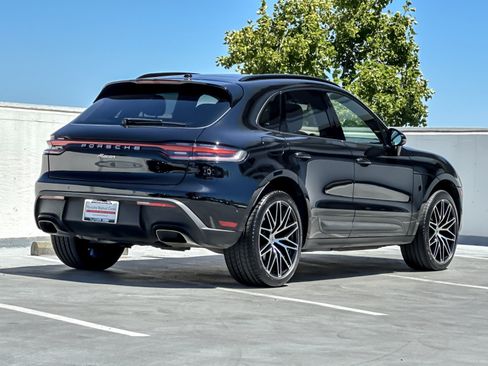 Used 2023 Porsche Macan AWD/4WD image 8