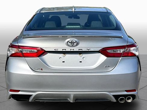 Used 2020 Toyota Camry SE FWD image 5