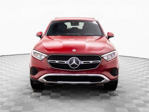 Used 2025 Mercedes-Benz GLC 350e 4MATIC image 11