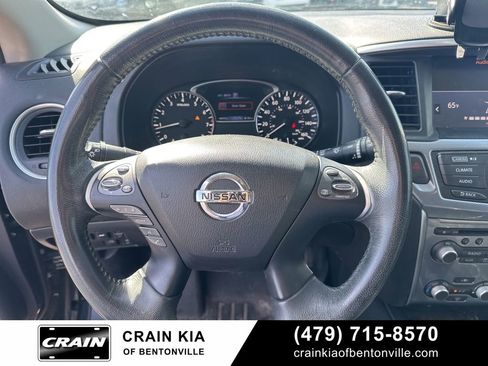 Used 2017 Nissan Pathfinder SL AWD/4WD image 18