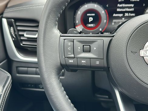 Certified 2023 Nissan Rogue Platinum w/ Platinum Premium Package image 15