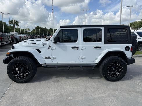 Used 2021 Jeep Wrangler Unlimited Sport AWD/4WD image 8