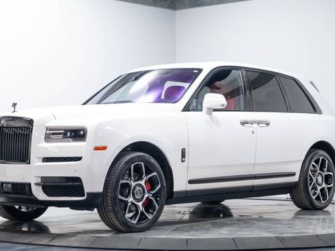Used 2021 Rolls-Royce Cullinan Black Badge AWD/4WD image 3