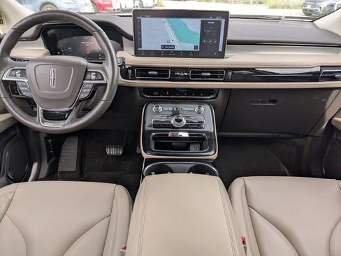 Used 2022 Lincoln Nautilus FWD w/ Premium Package image 21