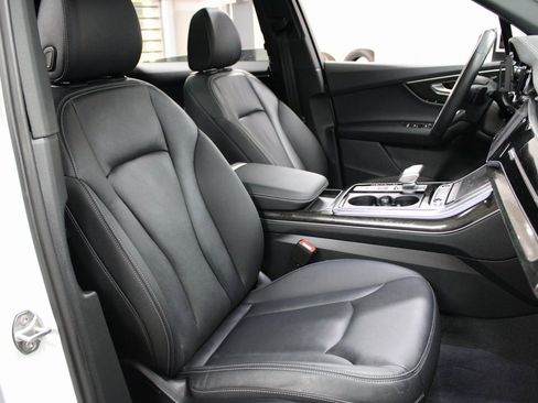 Used 2025 Audi Q7 2.0T Premium w/ Convenience Package image 29