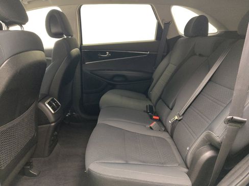 Used 2016 Kia Sorento FWD image 18
